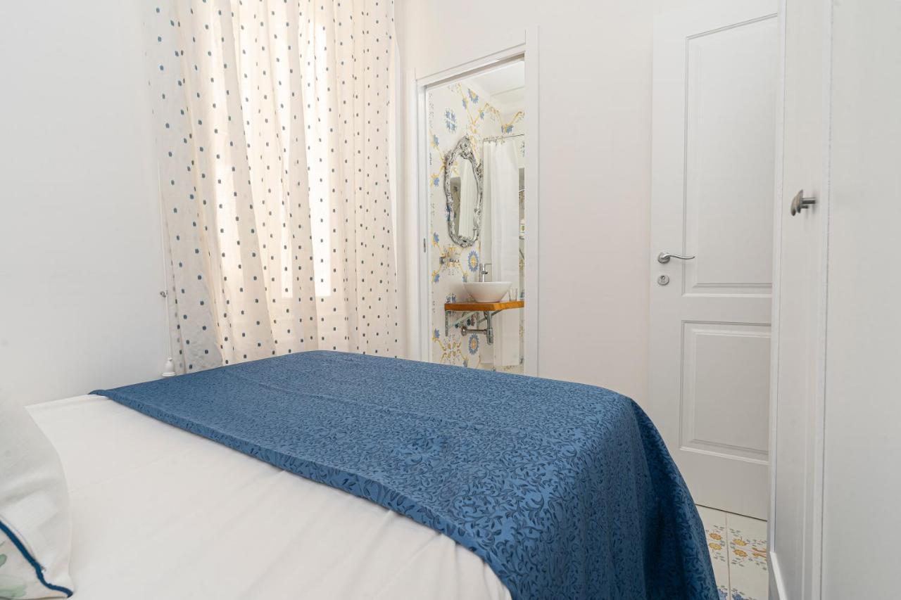 NapulitanDream Duomo Hotel Napoli Eksteriør billede